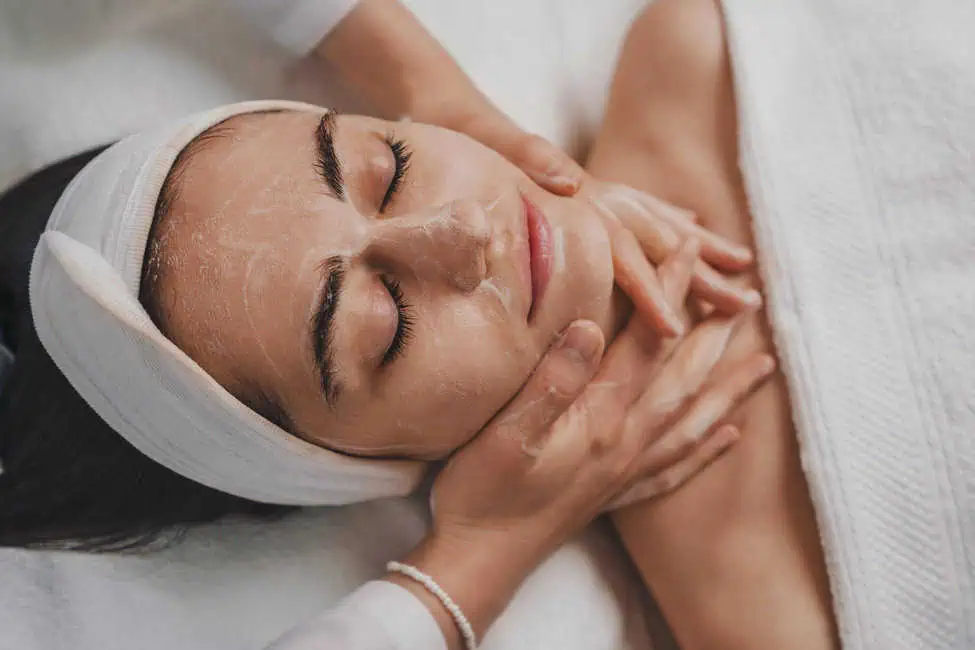 Facial Treatments by Elle Aesthetics in Mapleton UT