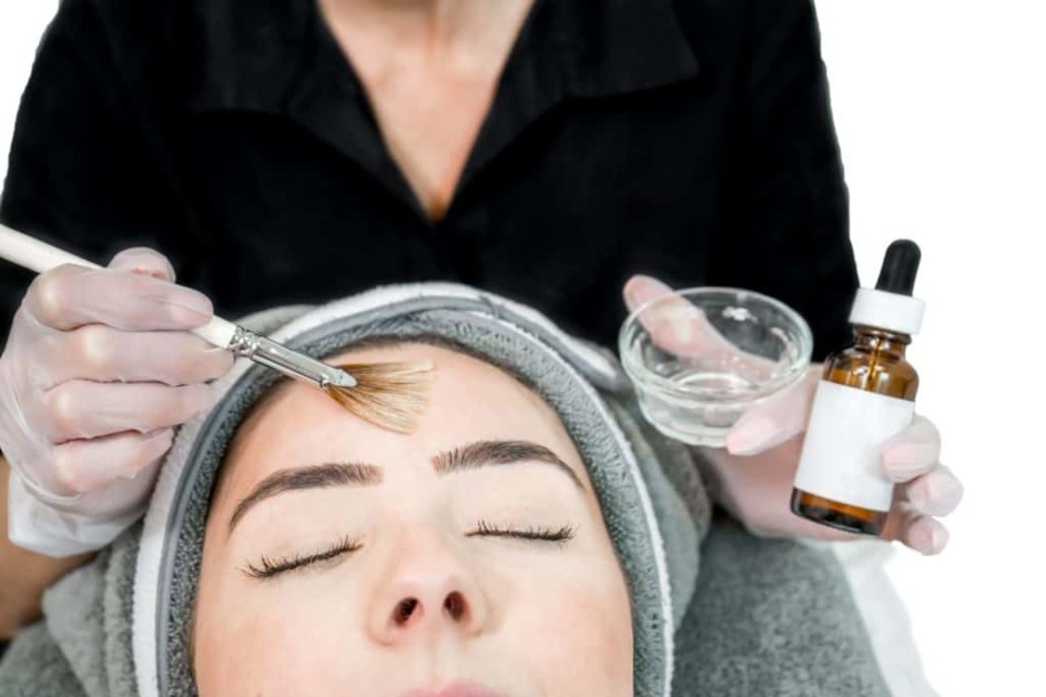 What Are The Benefits Of A Chemical Peel? 3 What Are The Benefits Of A Chemical Peel?